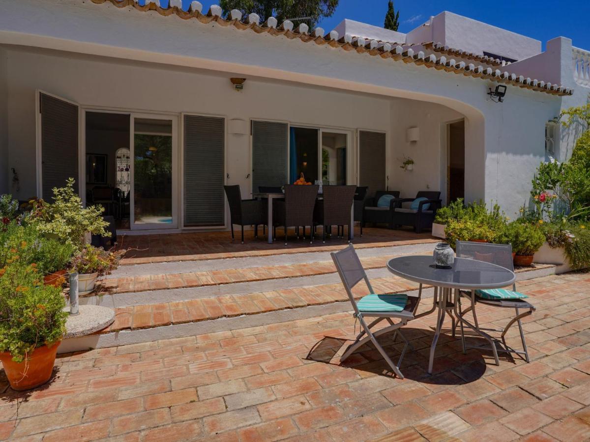 Roofed Villa In Albufeira With Private Swimming Pool Olhos de Agua  Room photo